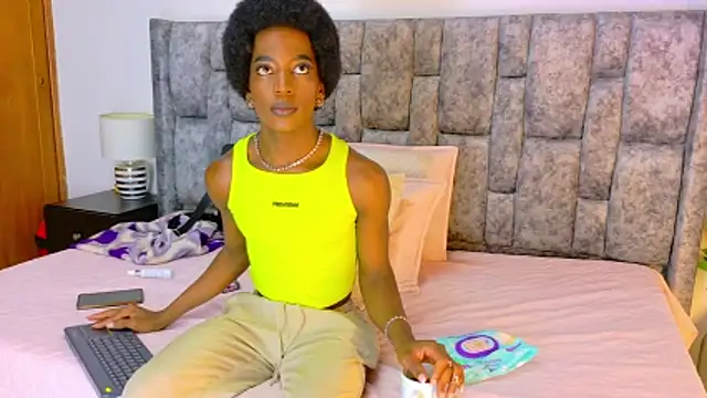 samirths boy  online show from 04-12-26, 07:08