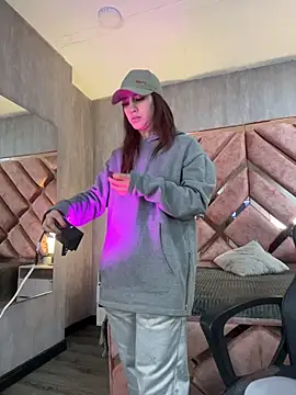 elodie rouge online show from 04-28-26, 11:48