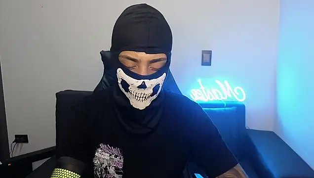 Snapshot of cash_master888 chatting on 02-14-26, 11:23 cash master888 online show from 02-14-26, 11:23