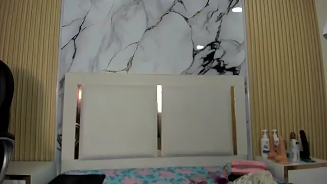 Zoehoney hl online show from 03-26-26, 04:29