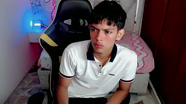 Snapshot of Rick_oficiall chatting on 01-16-26, 01:59 Rick oficiall online show from 01-16-26, 01:59