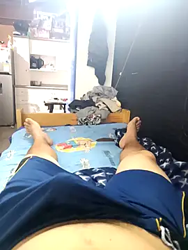 Snapshot of alewiin chatting on 01-18-26, 11:58 alewiin online show from 01-18-26, 11:58