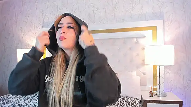 Xara Shadow online show from 02-17-26, 10:38