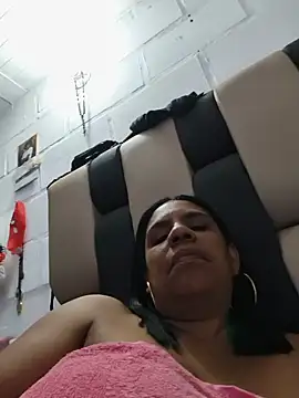 Zeyllyjhonson online show from 07-08-26, 03:44