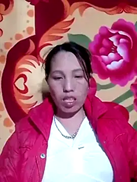 Snapshot of Gummiesu chatting on 02-12-26, 11:27 Gummiesu online show from 02-12-26, 11:27