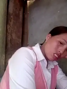 Snapshot of Gummiesu chatting on 02-16-26, 06:31 Gummiesu online show from 02-16-26, 06:31