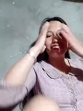 Snapshot of Gummiesu chatting on 02-16-26, 08:16 Gummiesu online show from 02-16-26, 08:16