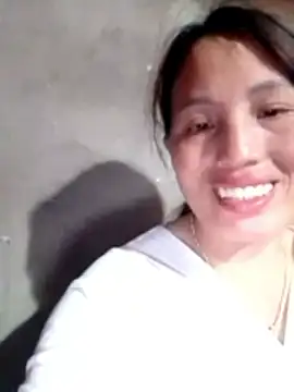 Snapshot of Gummiesu chatting on 02-27-26, 12:05 Gummiesu online show from 02-27-26, 12:05