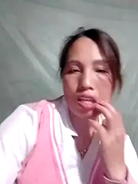 Snapshot of Gummiesu chatting on 03-01-26, 07:43 Gummiesu online show from 03-01-26, 07:43