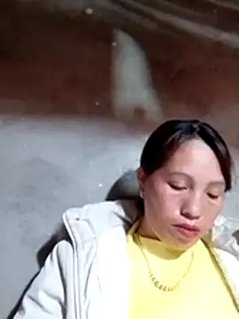 Snapshot of Gummiesu chatting on 03-04-26, 01:06 Gummiesu online show from 03-04-26, 01:06