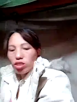 Snapshot of Gummiesu chatting on 03-11-26, 07:25 Gummiesu online show from 03-11-26, 07:25