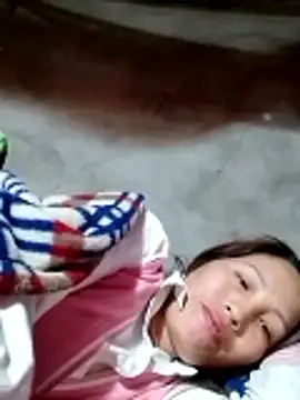 Snapshot of Gummiesu chatting on 03-12-26, 09:43 Gummiesu online show from 03-12-26, 09:43