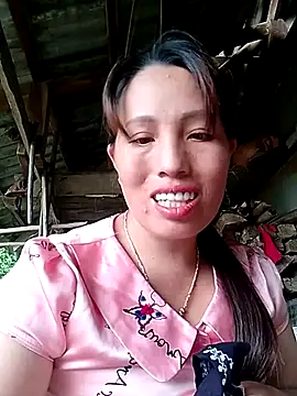 Snapshot of Gummiesu chatting on 05-12-26, 08:11 Gummiesu online show from 05-12-26, 08:11