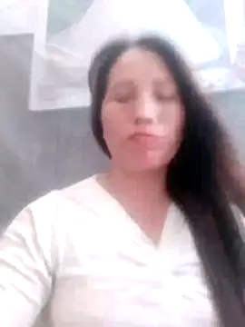 Snapshot of Gummiesu chatting on 05-22-26, 06:53 Gummiesu online show from 05-22-26, 06:53