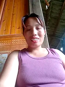 Snapshot of Gummiesu chatting on 05-23-26, 07:56 Gummiesu online show from 05-23-26, 07:56