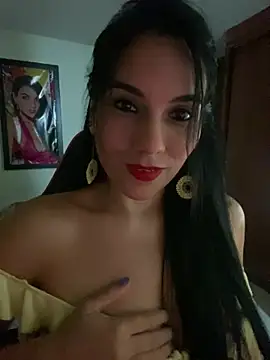 Snapshot of Miaswwe chatting on 06-25-26, 11:53 Miaswwe online show from 06-25-26, 11:53