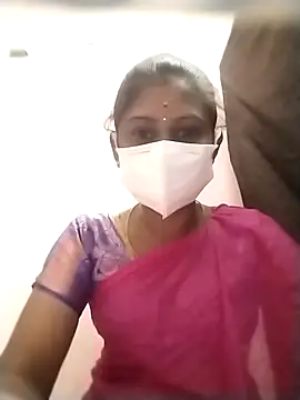 Snapshot of Tamil_Nathiya1 chatting on 02-15-26, 04:42 Tamil Nathiya1 online show from 02-15-26, 04:42