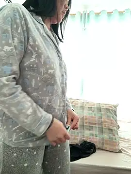 Snapshot of ruanruan05 chatting on 02-11-26, 01:32 ruanruan05 online show from 02-11-26, 01:32