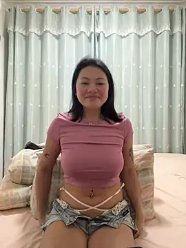 Snapshot of ruanruan05 chatting on 02-18-26, 02:02 ruanruan05 online show from 02-18-26, 02:02