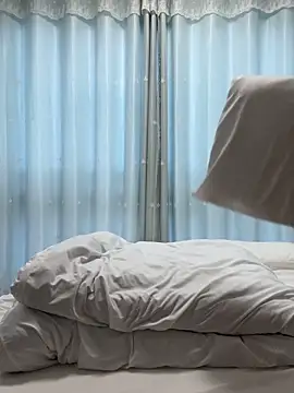 Snapshot of ruanruan05 chatting on 03-07-26, 01:02 ruanruan05 online show from 03-07-26, 01:02