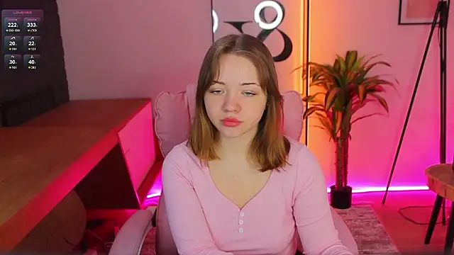 Kiss Moon online show from 03-06-26, 06:54