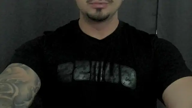 Snapshot of TONYWILSONN chatting on 05-14-26, 04:19 TONYWILSONN online show from 05-14-26, 04:19