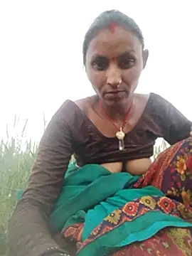 Snapshot of Juli_rathore chatting on 02-11-26, 12:43 Juli rathore online show from 02-11-26, 12:43