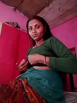 Snapshot of Juli_rathore chatting on 03-04-26, 09:48 Juli rathore online show from 03-04-26, 09:48