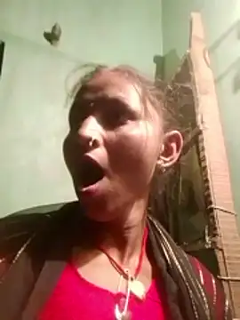 Snapshot of Juli_rathore chatting on 03-12-26, 11:44 Juli rathore online show from 03-12-26, 11:44