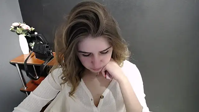 Sunny siren online show from 04-22-26, 12:39