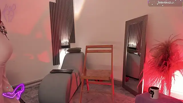 Snapshot of fransheskarossi chatting on 01-17-26, 01:27 fransheskarossi online show from 01-17-26, 01:27