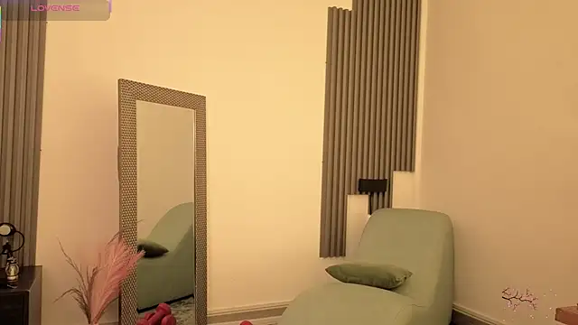 Snapshot of fransheskarossi chatting on 02-26-26, 12:15 fransheskarossi online show from 02-26-26, 12:15