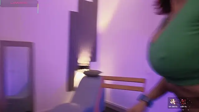 Snapshot of fransheskarossi chatting on 03-01-26, 11:56 fransheskarossi online show from 03-01-26, 11:56