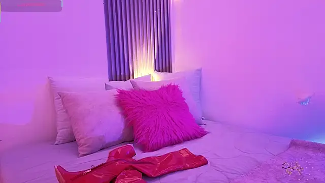 Snapshot of fransheskarossi chatting on 03-11-26, 12:11 fransheskarossi online show from 03-11-26, 12:11