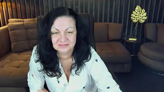 IrissMoon online show from 04-26-26, 05:49