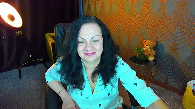 IrissMoon online show from 05-12-26, 05:37