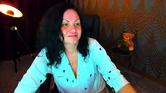 IrissMoon online show from 05-21-26, 04:19