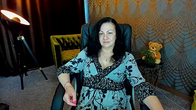 IrissMoon online show from 06-03-26, 05:43