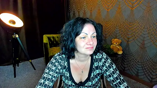 IrissMoon online show from 06-11-26, 12:32