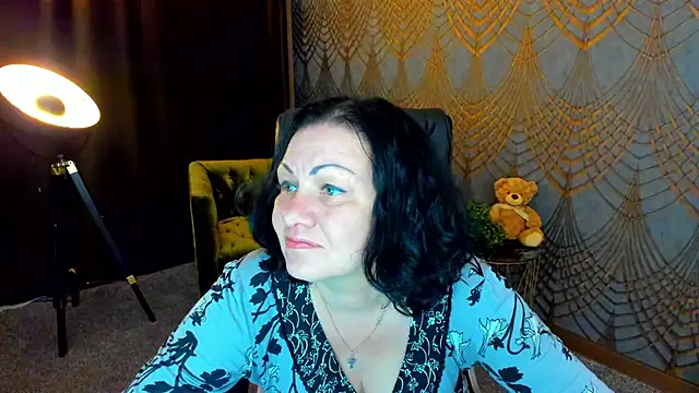 IrissMoon online show from 06-11-26, 05:55