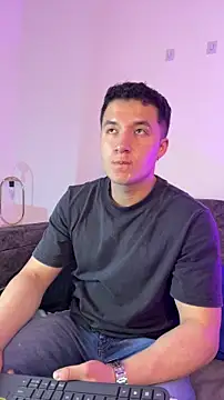 Snapshot of Alexander_Connor chatting on 02-13-26, 12:01 Alexander Connor online show from 02-13-26, 12:01