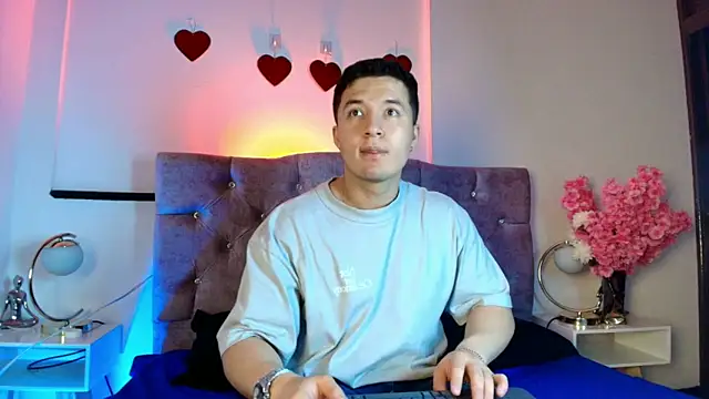 Snapshot of Alexander_Connor chatting on 02-14-26, 12:13 Alexander Connor online show from 02-14-26, 12:13