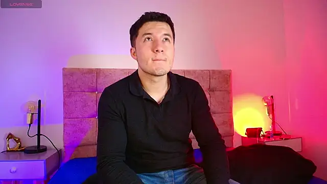 Snapshot of Alexander_Connor chatting on 02-19-26, 12:23 Alexander Connor online show from 02-19-26, 12:23