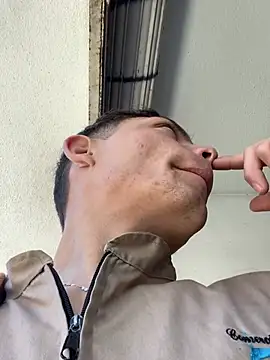 santiObrero online show from 01-17-26, 03:50