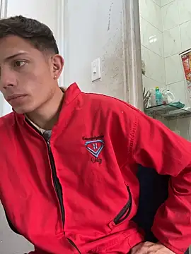 santiObrero online show from 05-28-26, 04:37