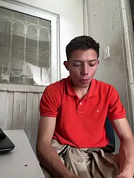 santiObrero online show from 06-25-26, 02:54