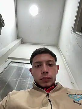santiObrero online show from 07-09-26, 02:54