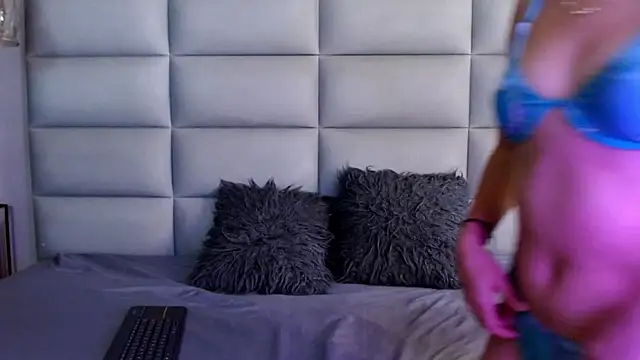 Snapshot of miss-liz- chatting on 02-28-26, 06:20 miss-liz- online show from 02-28-26, 06:20