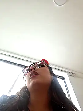 Marilyndackaria  online show from 04-18-26, 07:58