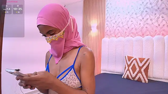 Amira Alzahra online show from 02-10-26, 05:11